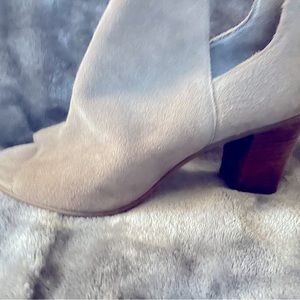 Steve Madden suede sandals